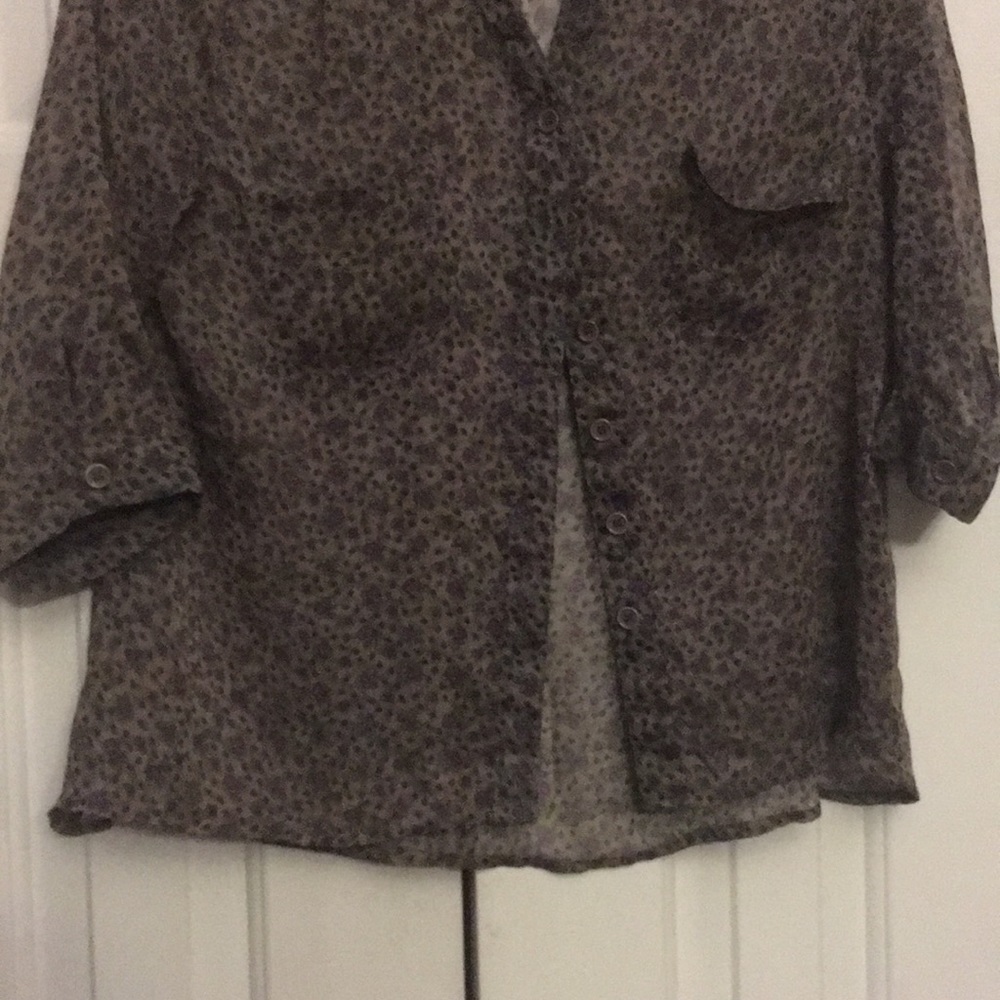 Blue bird button front shirt ** see pic 8 - Picture 5 of 8